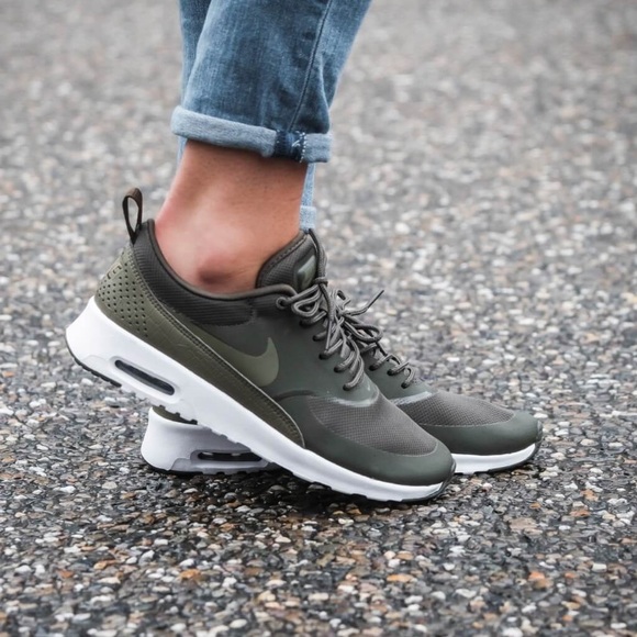 Nike Shoes - Nike air max thea sneakers